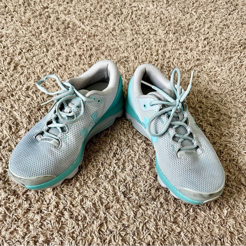 Under Armour Women's Light Gray and Teal Athletic Shoes